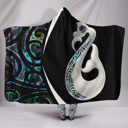 The maori Manaia Paua Shell Circle Style HC15901-Apparel-Huyencass-Hooded Blanket-Youth 60"x45"-Vibe Cosy™