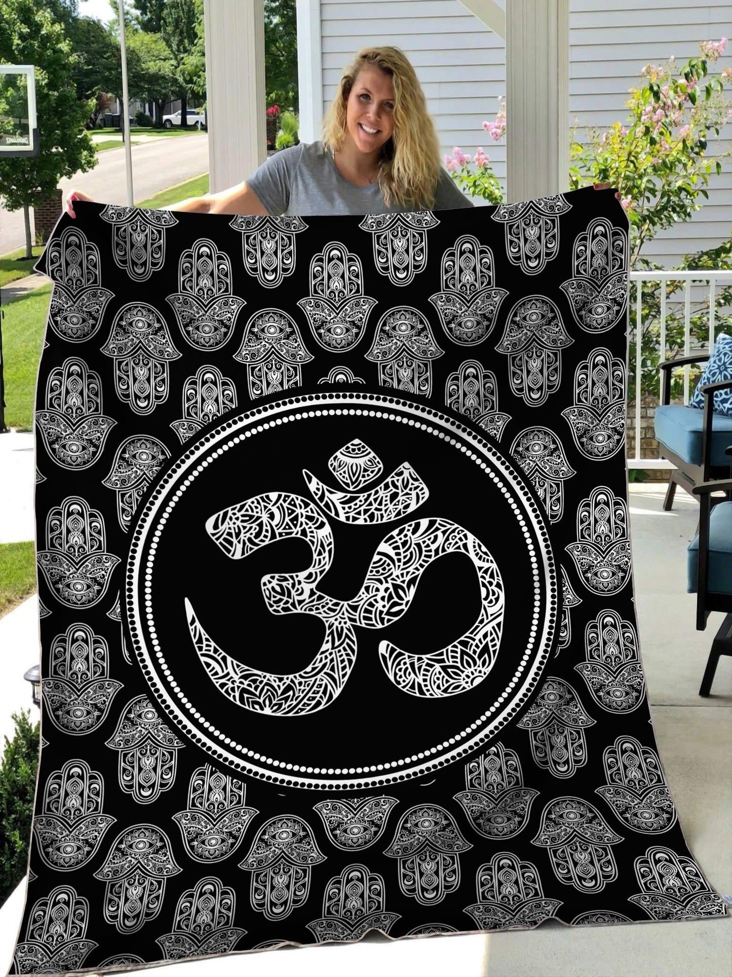 Hamsa Soft and Warm Blanket
