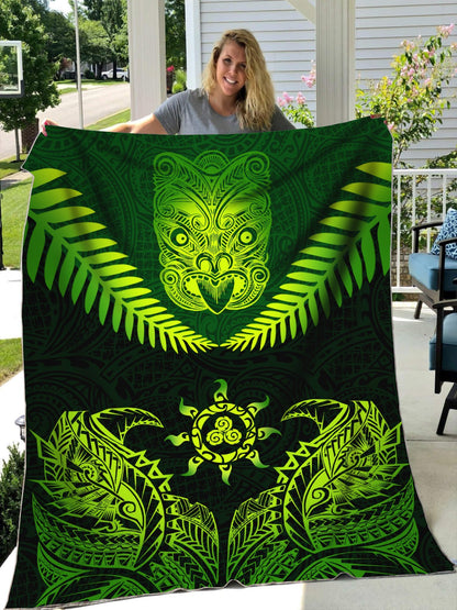 New Zealand Maori Manaia Paua Shell - Silver Fern Painting Art Quilt ML