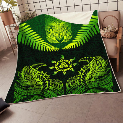 New Zealand Maori Manaia Paua Shell - Silver Fern Painting Art Quilt ML